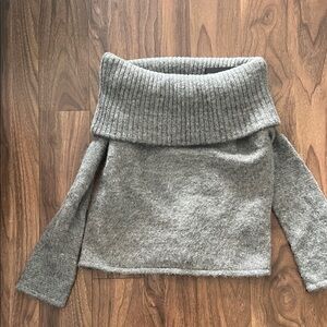 Chic Off-the-Shoulder Gray Sweater